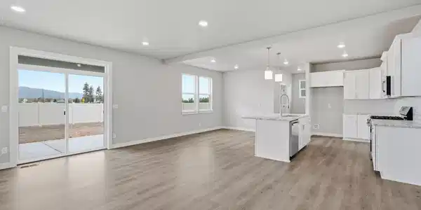 Image 3: Previously Built Home