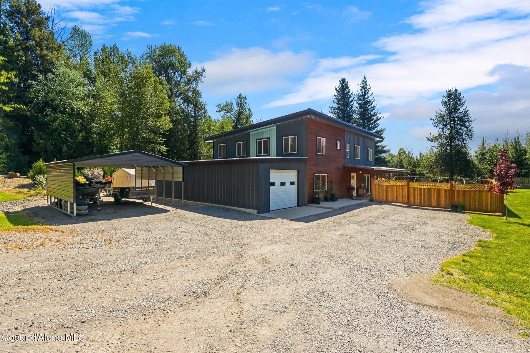 Image 3: 2 Car Tandem Garage