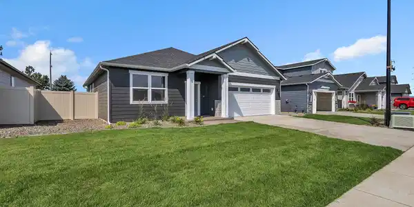 Image 3: Previously Built Home