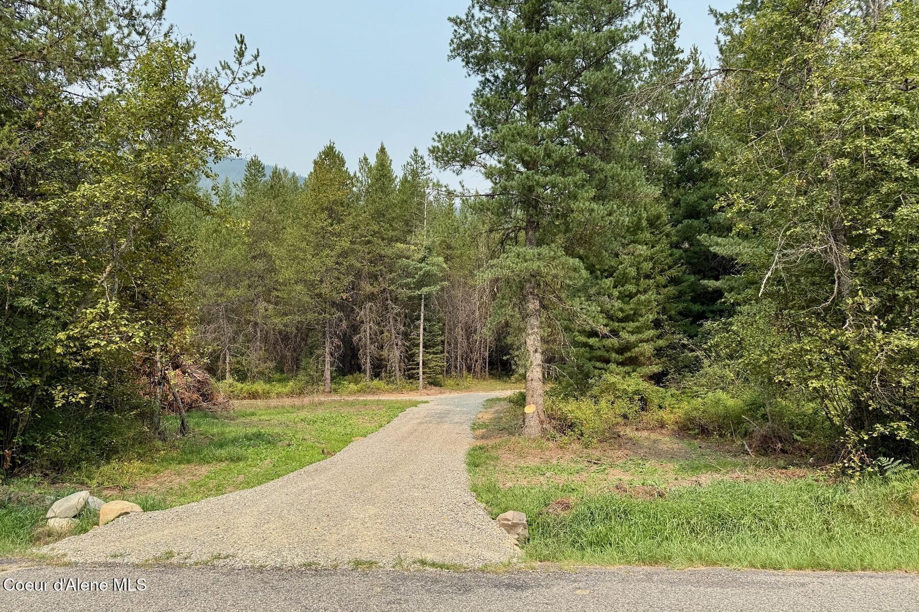 Image 4: Level Building Site