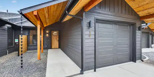 25 Rebecca Ln