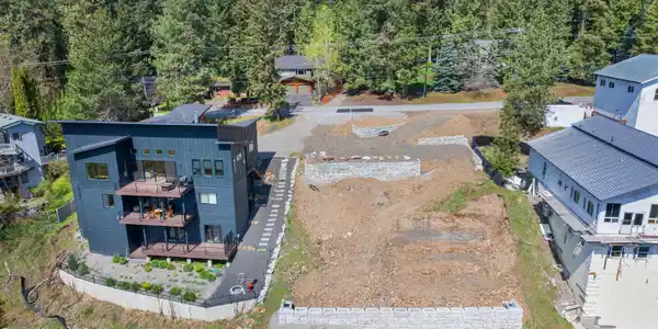 Image 3: DJI_20250430115043_0248_D