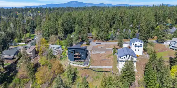 Image 4: DJI_20250430115031_0243_D