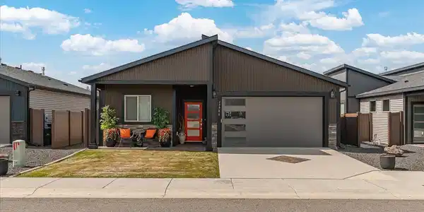 13986 N Rainier Loop