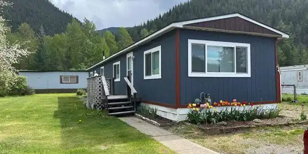 1600 West Yellowstone