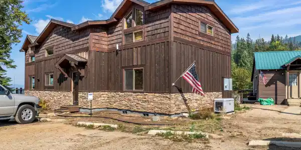 Image 3: Cedar Siding