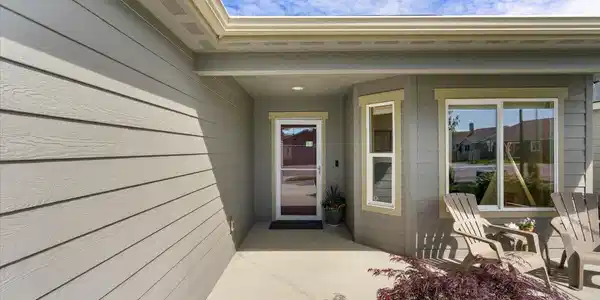 Image 4: 04-Front Entrance