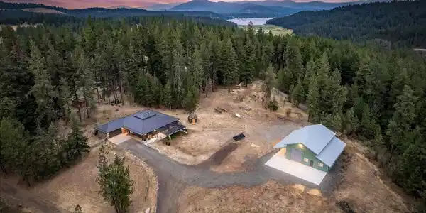 Image 2: Close to town - Beautiful escape
