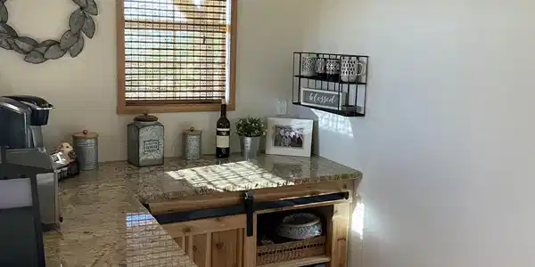 Image 4: Kitchen