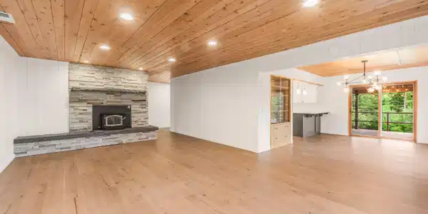 Image 2: 1st Floor Living Room and Dining Room