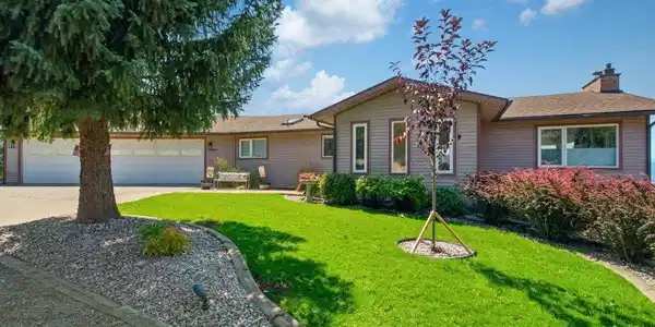 Image 4: Front of Home