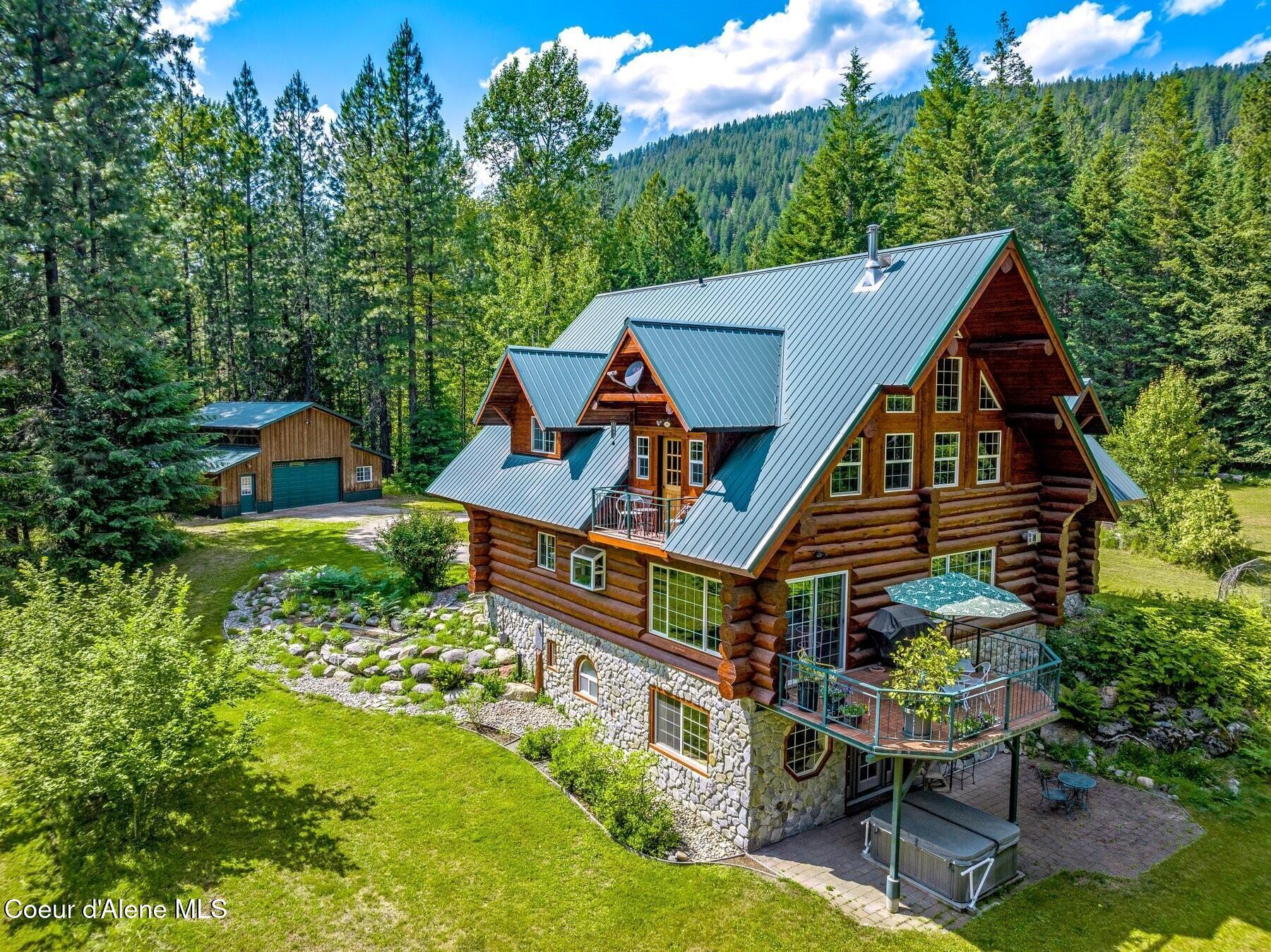 Image 1: Stunning Spacious Log Home