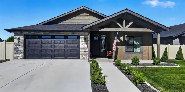 3797 N May Ella Loop