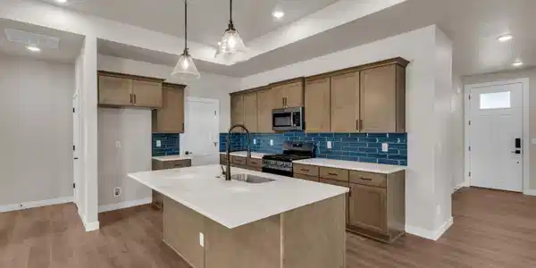Image 3: Kitchen