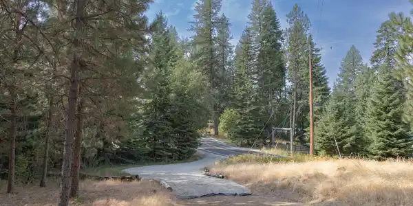 Image 4: Entry