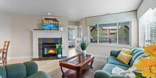 Image 4: ArrowPoint Living Room