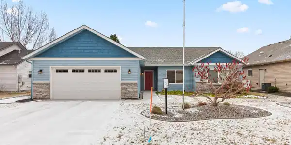645 W WOODLAWN DR