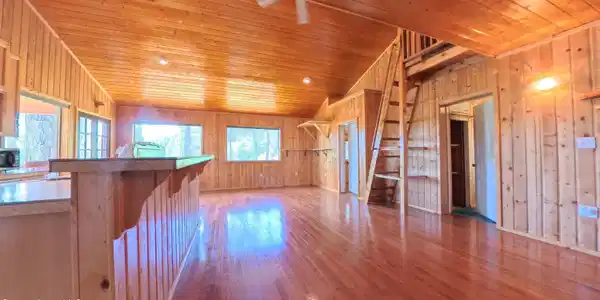 Image 3: Living Room 2