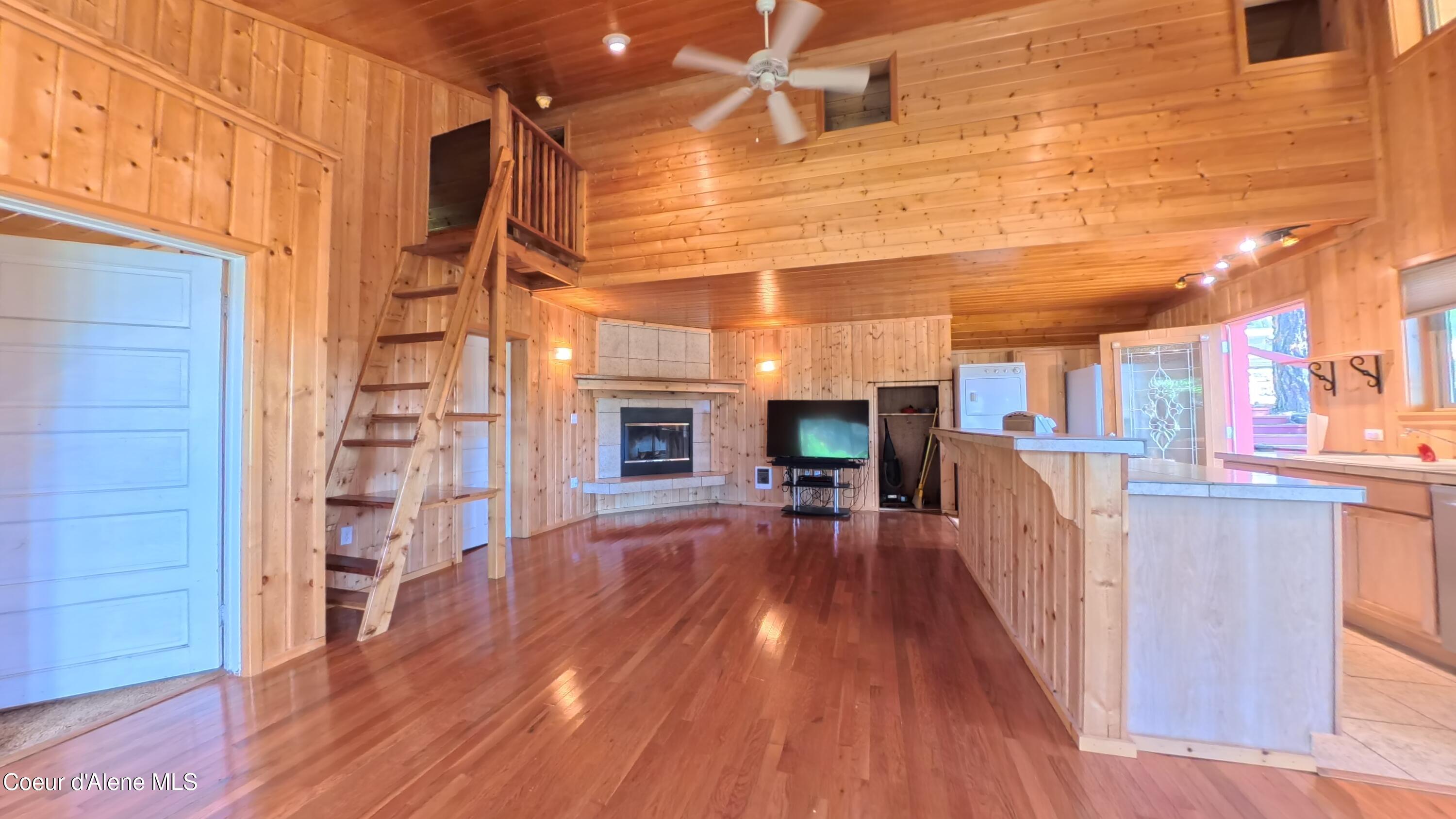 Image 4: Living Room 3