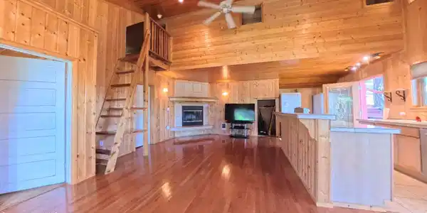 Image 4: Living Room 3