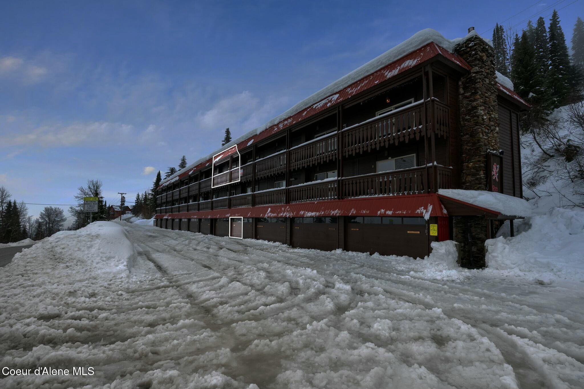 Image 4: Top Floor Condo