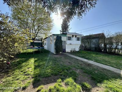 607 Lewiston Ave