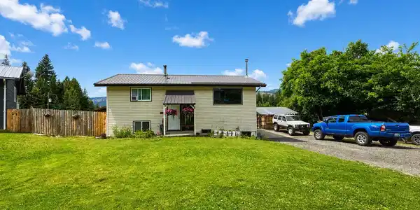 2312 Cromwell DR