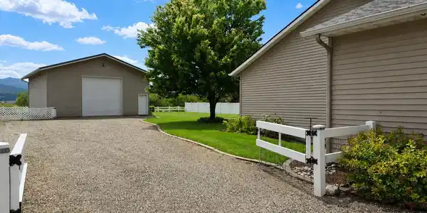 Image 3: Side Yard and Shop
