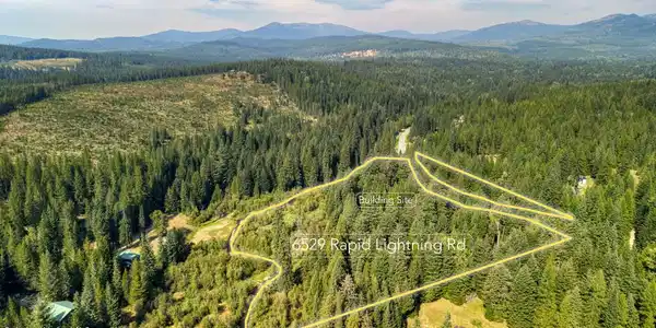 Image 2: 5.45 Beautiful Acres