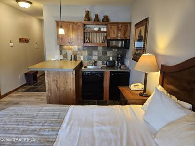 604 Bunker Ave Unit 403