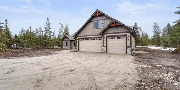 Image 3: Front Drive