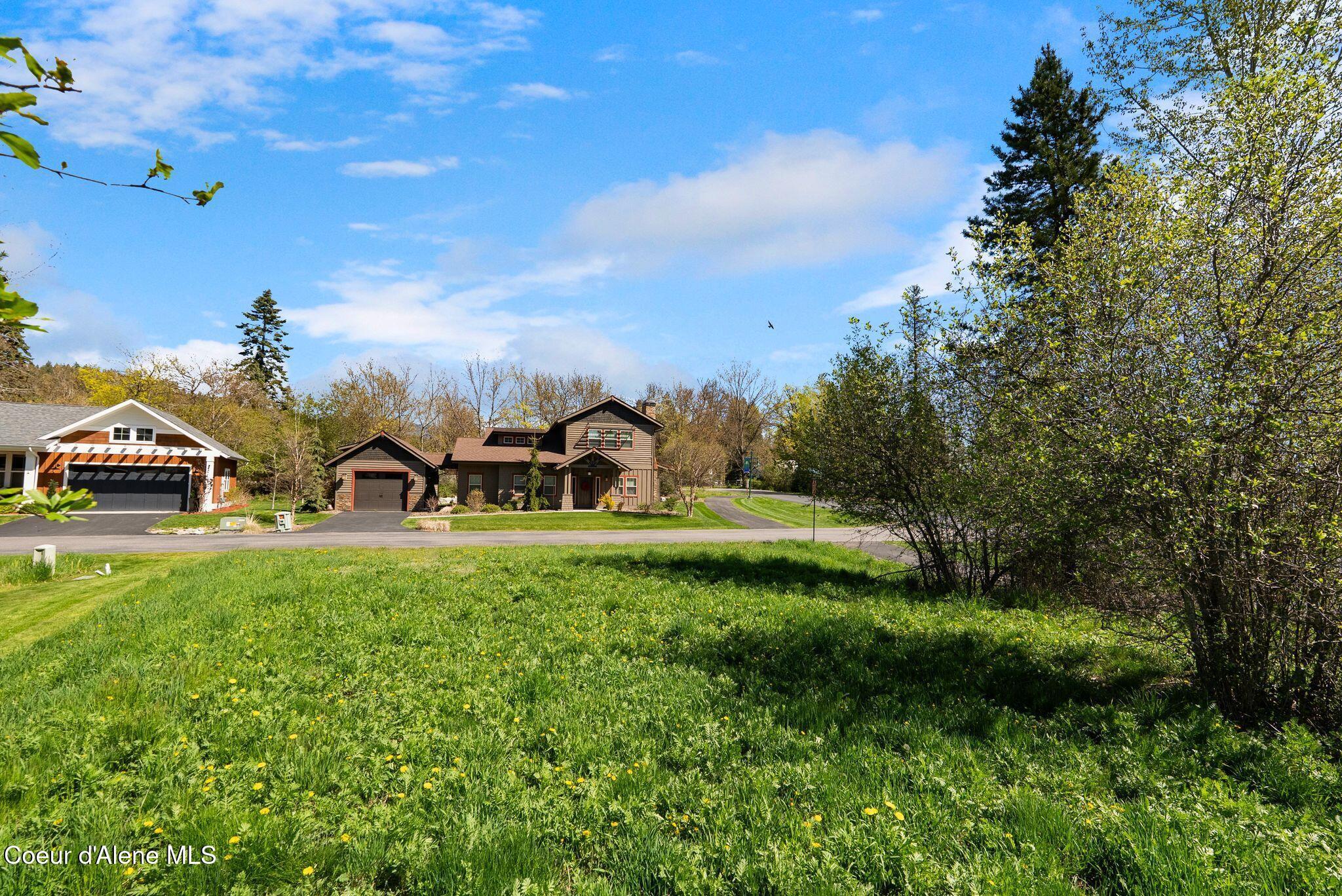 Image 4: Lot 8