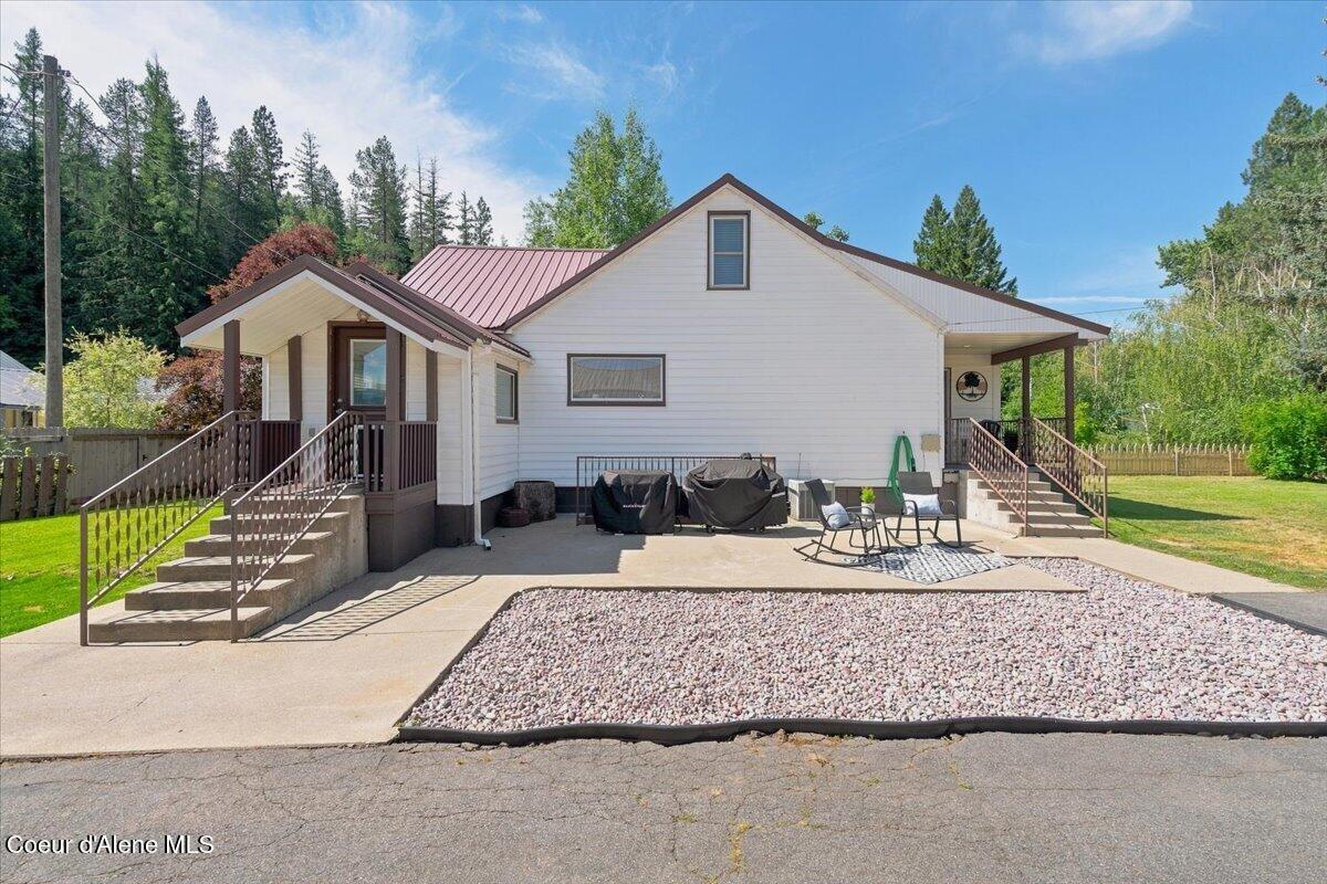 Image 2: 02-905 S Division St Pinehurst, ID 8385