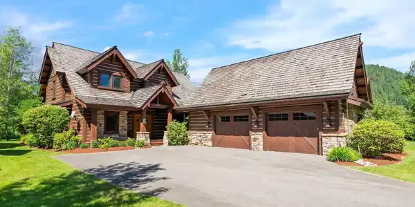 14 Waterdance Way
