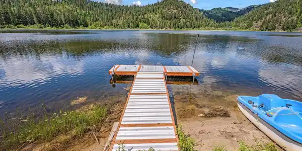 Image 2: On Freeman Lake