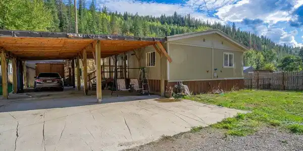 930 Moon Gulch Rd