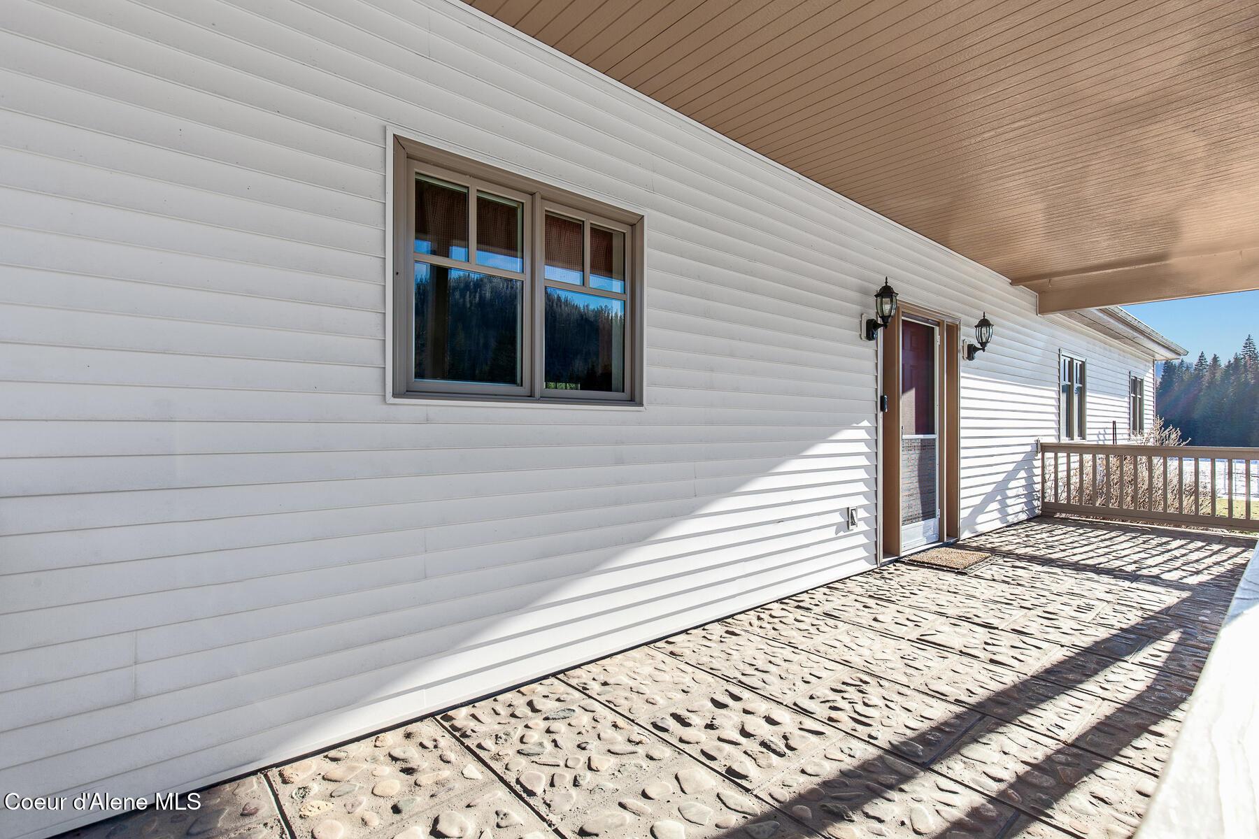 Image 3: 828WForkEagleCreekRd-2