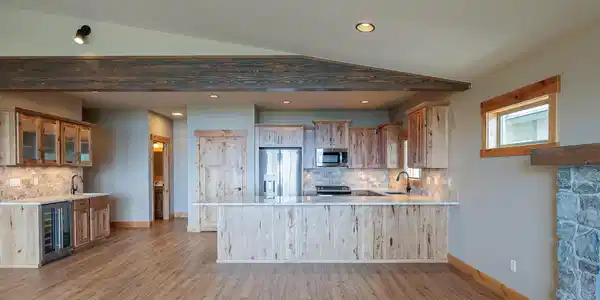 Image 3: Kitchen