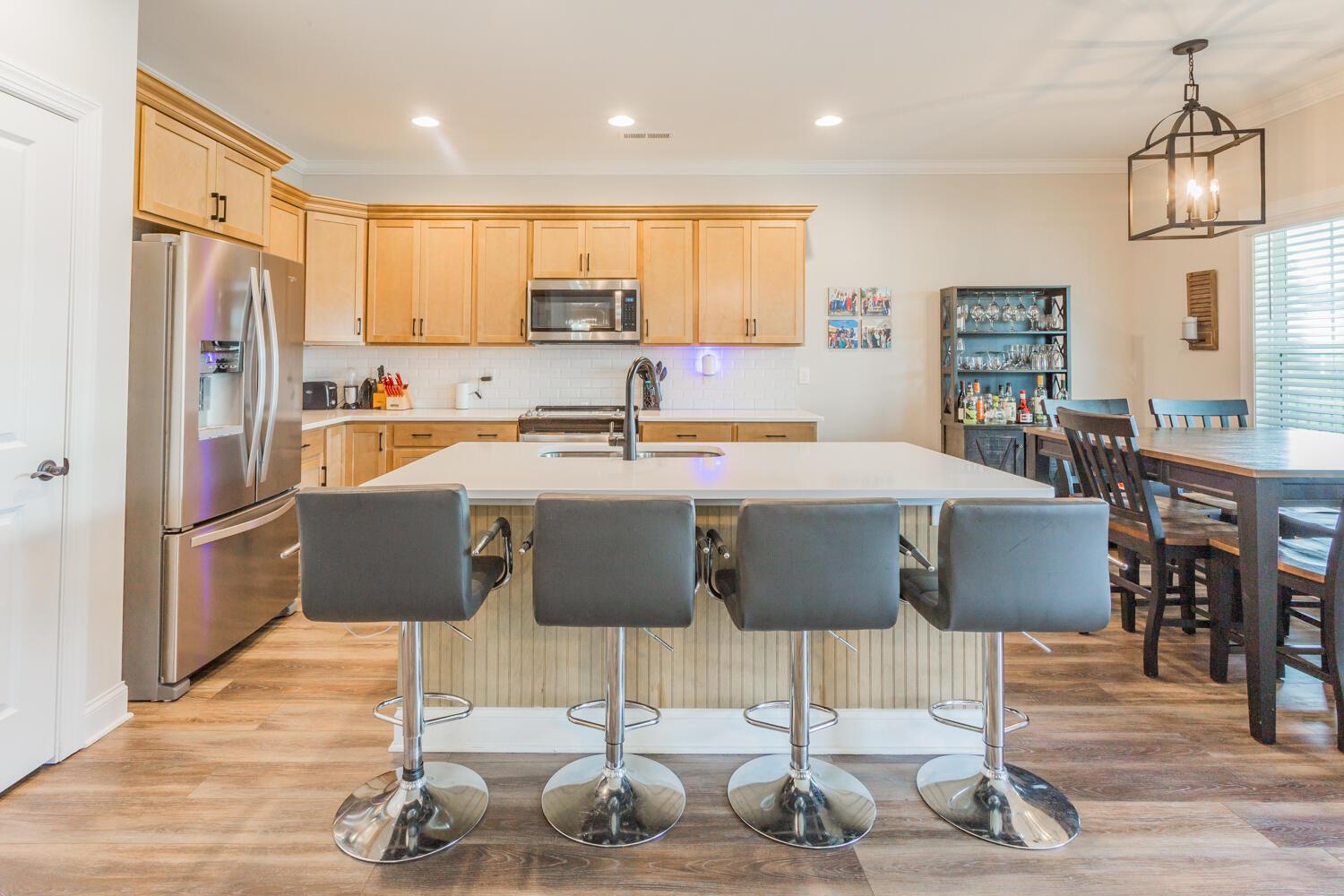 Image 4: Kitchen
