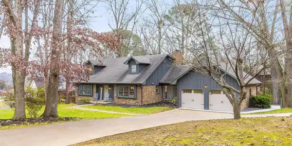 3510 Edgewood Circle NW