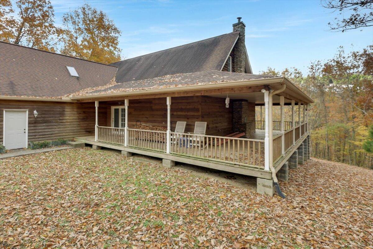 Image 4: 01-Pinnacle Tour - 304 Sweatt - 01