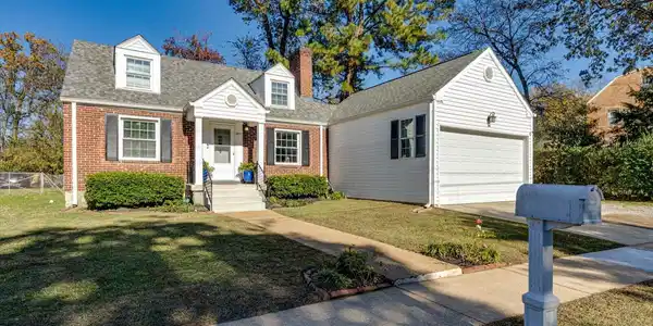 2411 Shady Lane
