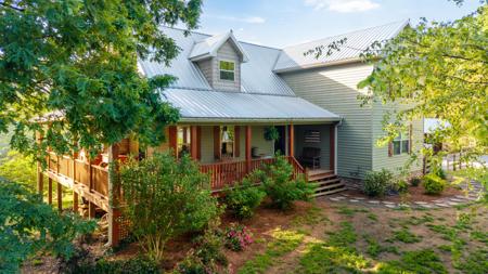 310 Moore Circle Road NW