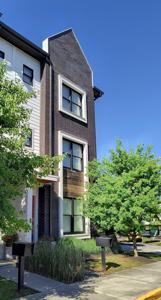 18 E 16th Street