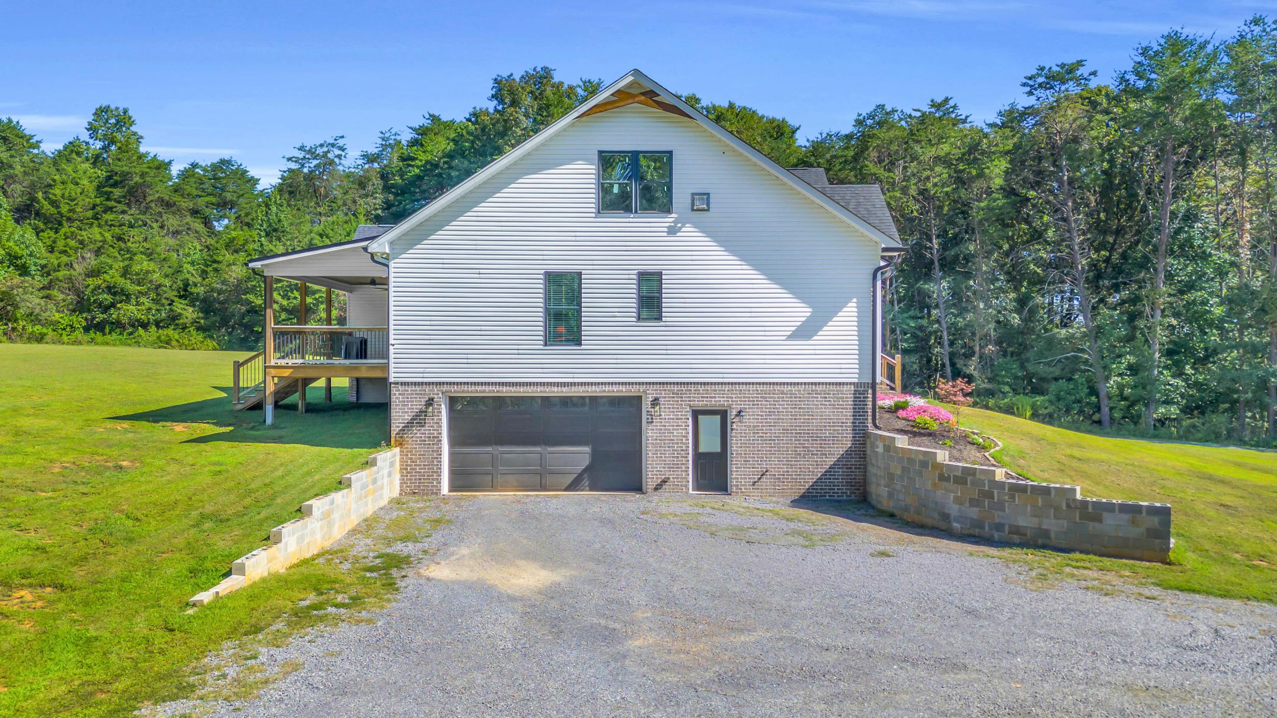 Image 4: 558 baugh springs rd-40