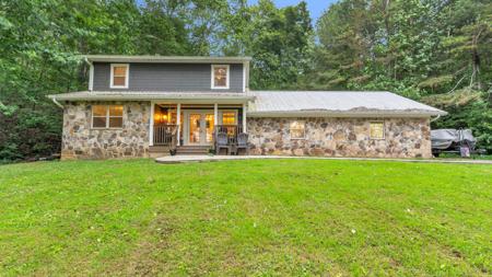 1813 White Oak Valley Road