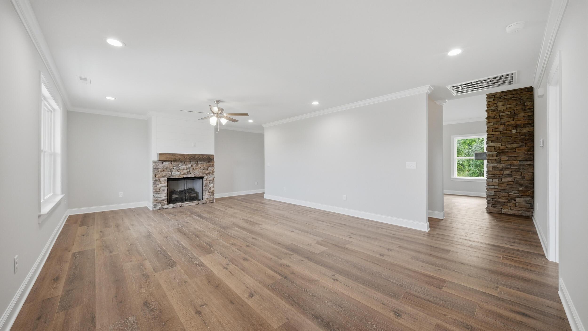 Image 3: 8076 Abraham Ln-3