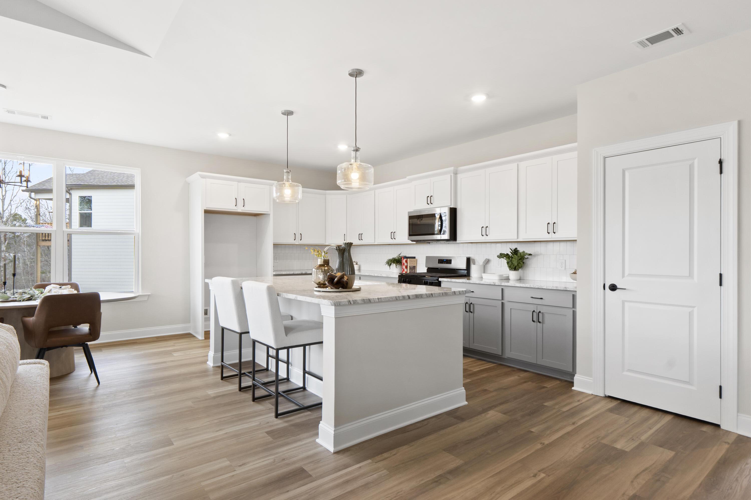 Image 3: Kitchen