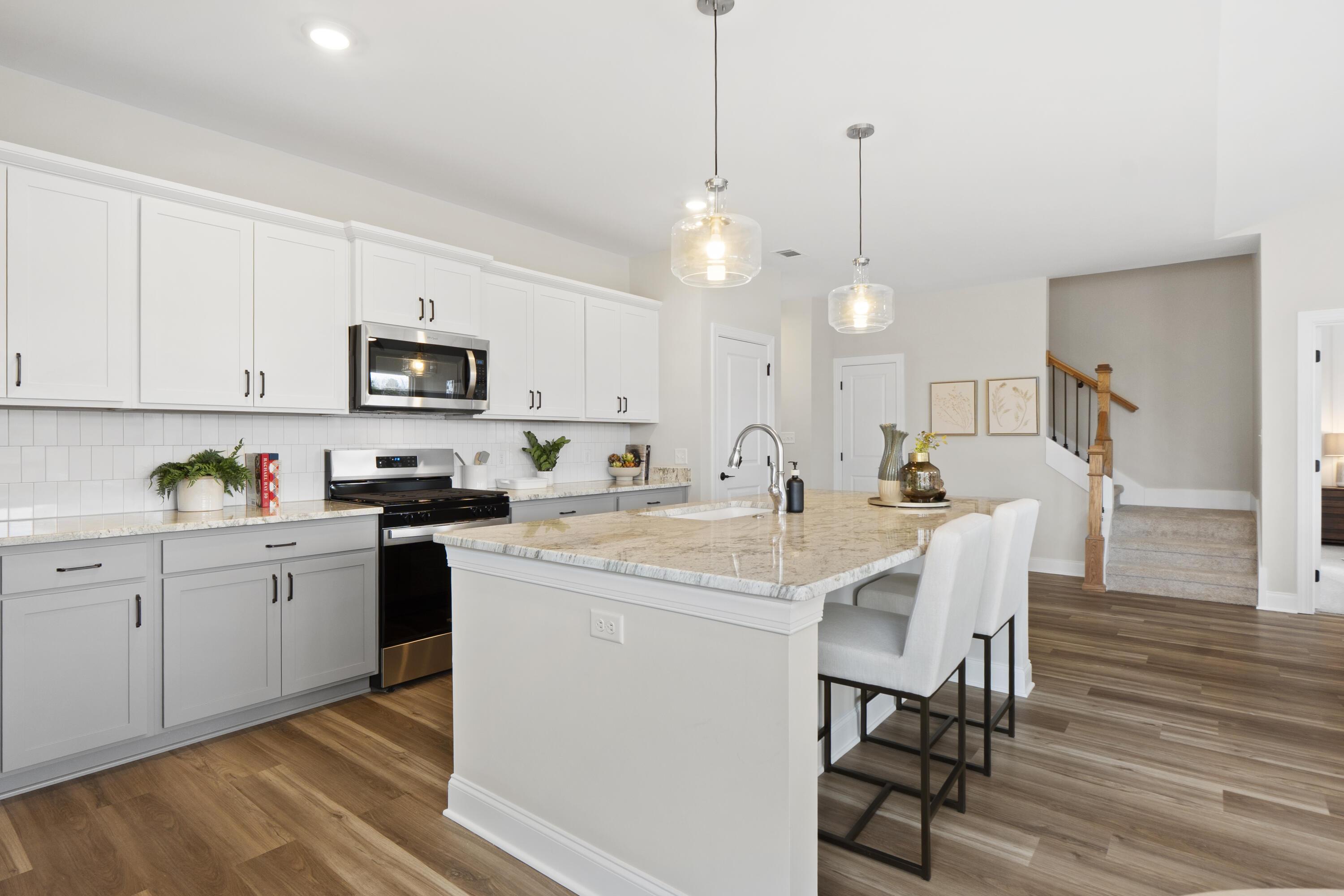 Image 4: Kitchen