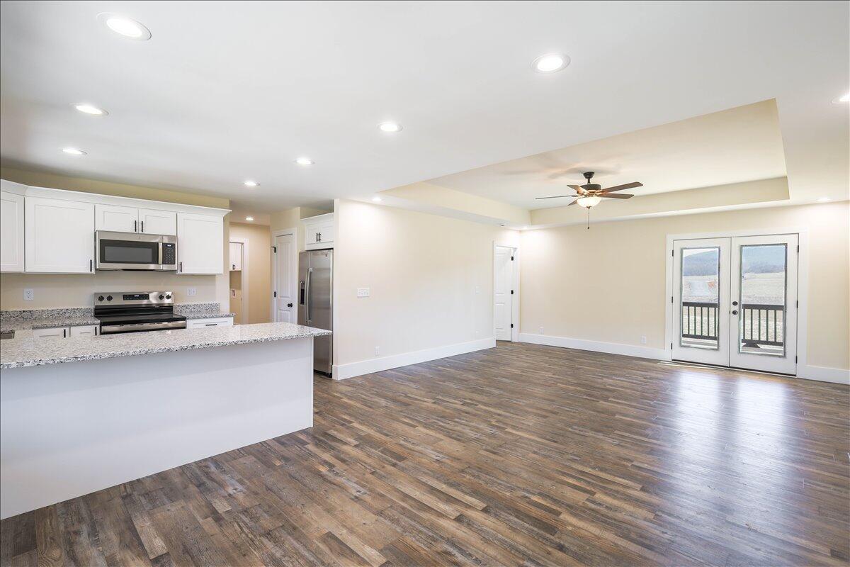 Image 4: 06-IMG_0389